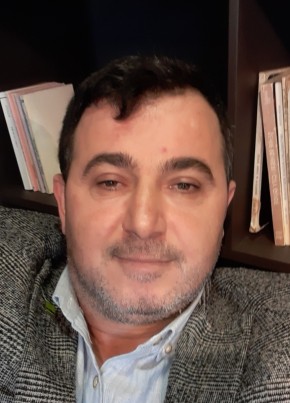 Mucahit, 43, Türkiye Cumhuriyeti, İstanbul