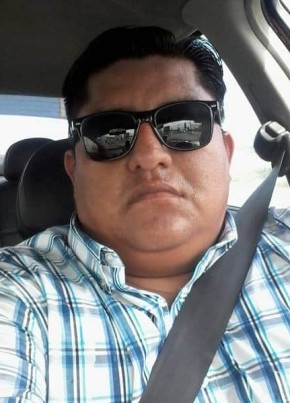 Johnny Tigua, 45, República del Ecuador, Salinas