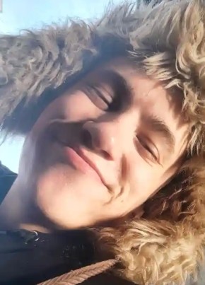 Andrew из Мурманска 20 лет
