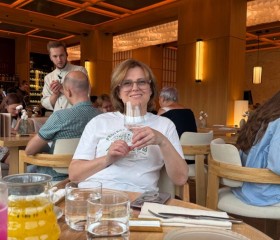 Zhanna, 51, Stockholm