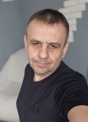Дмитрий из Батайска 46 лет