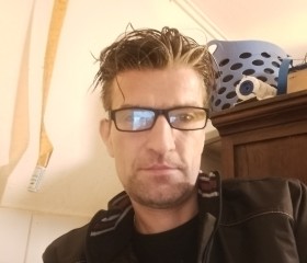Wilson, 46, Bussum