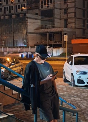Павел из Ноябрьска 26 лет