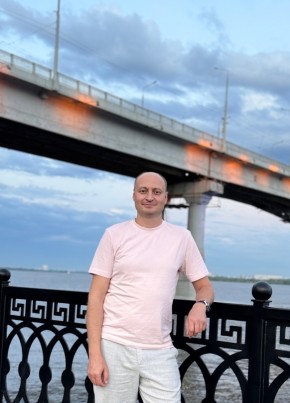 Валентин из Саратова 38 лет