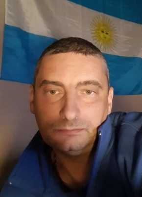 sebastien, 44, République Française, Riom