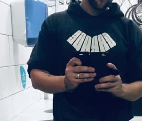 Károly, 32, Szigethalom