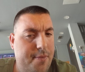 Νικος, 25, Larisa