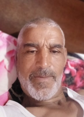 احمد из Khemis el Khechna 57 лет