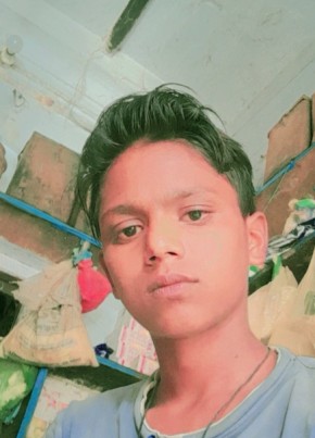Hl, 18, India, Sadābād