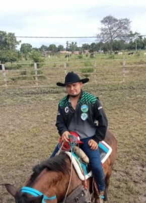 Ramirez из Neiva 30 лет