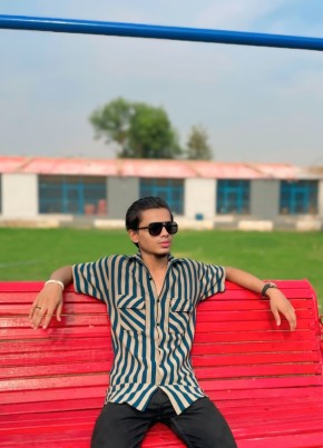 Muhammad Sameer из کراچی 18 лет