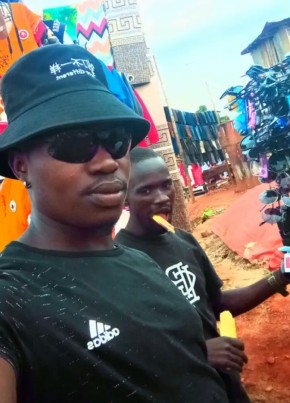 KAIROX FRANK, 29, Uganda, Kampala