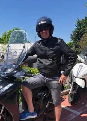 Алексей из Paris 59 лет
