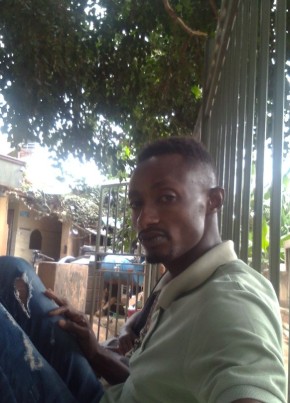 Nikiza David, 31, Uganda, Kampala