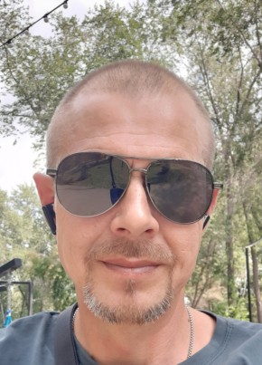 Константин из Россоши 46 лет