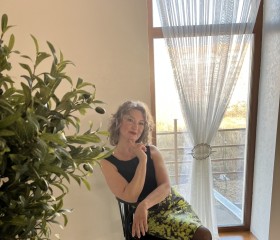 Oksana, 48, Saint Petersburg