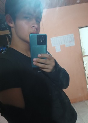 Axl из Monte Caseros 26 лет