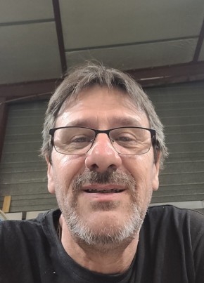 Patrick из Viry-Châtillon 62 года