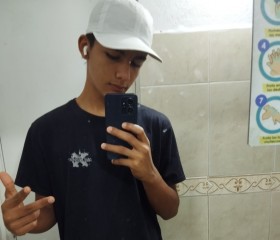 Juan Diego, 18, Barbosa (Santander)