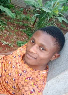 Kelly Lenju из Yaoundé 22 года