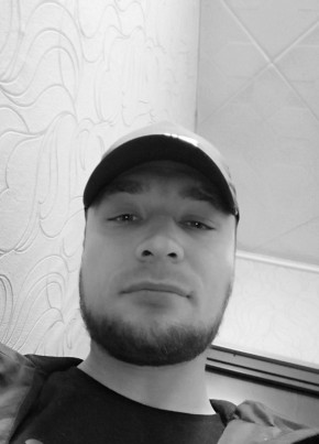 Данил из Апатиты 33 года