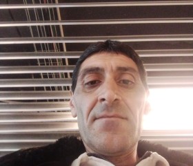 Lernik, 44, Chicago