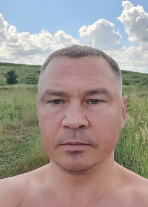 Дмитрий Иванов из Рязани 49 лет