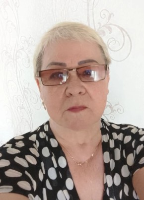 Надежда из Чайковския 64 года
