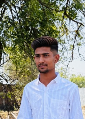 Pravin Karoda из Jabalpur 24 года