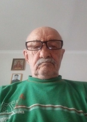 Василий Алексеев из Шарыпово 19 лет