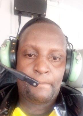 Chris, 34, Kenya, Nairobi