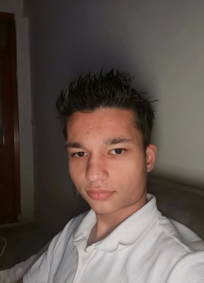 Ibrahim, 20, Turkey, Istanbul