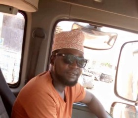 Edo, 34, Dar es Salaam