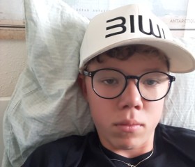 BENOÎT, 19, Neuchatel