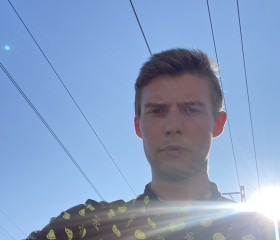 Maksim, 26, Saint Petersburg