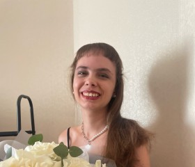 Kseniya, 21, Slough