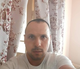 Vasile, 42, Paris