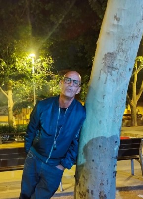 Jose из Santa Coloma de Gramenet 52 года