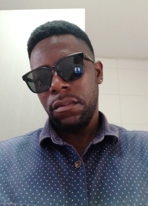 Dos Santos, 33, República de Angola, Loanda