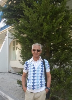 Владимир, 67, Россия, Евпатория