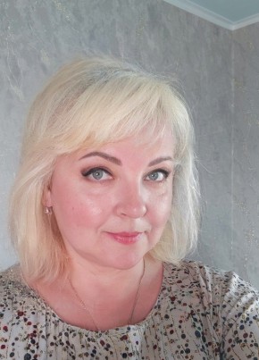 Юлия, 48, Россия, Ханты-Мансийск