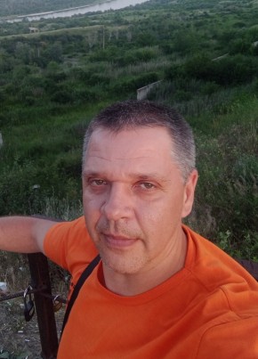 Артем из Новочеркасска 46 лет