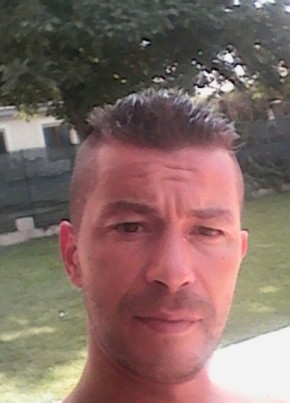 tony, 45, République Française, Nemours