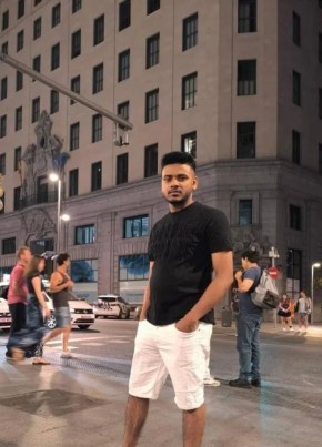 Md Saim из La Villa y Corte de Madrid 26 лет