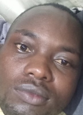 Bosire из Nairobi 30 лет
