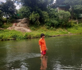 James, 21, Santa Cruz (Calabarzon)