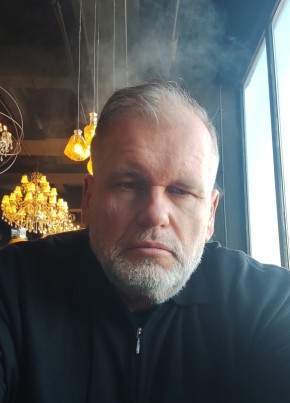 Александр из Москвы 64 года