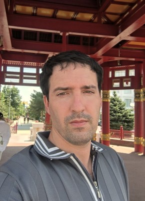 Кирилл из Саратова 36 лет