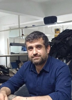 Ferit Demir из İstanbul 19 лет