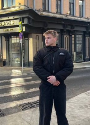 Егор из Москвы 18 лет